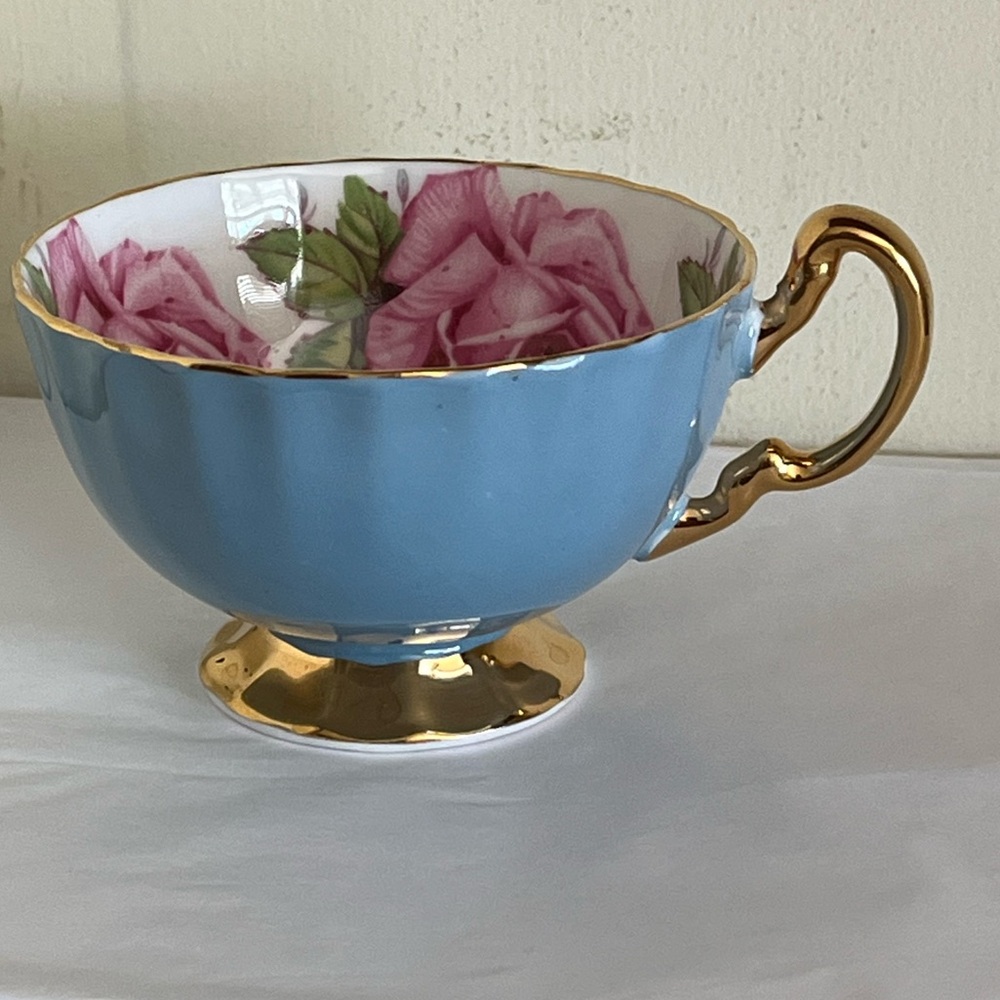 Aynsley Oban Four Pink Cabbage Rose Pattern Teacup